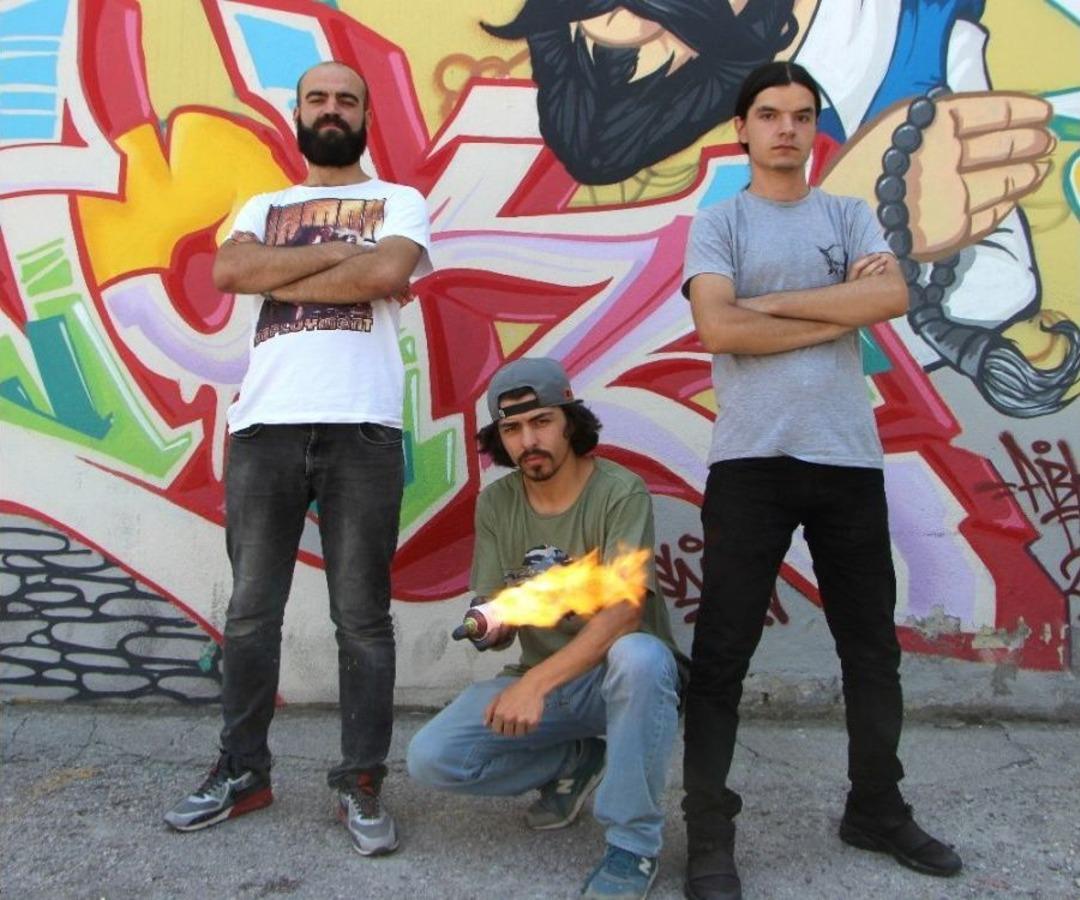 Şehrin Sokakları G&uuml;zelleşsin Diye Duvarları &Uuml;cretsiz Boyuyorlar