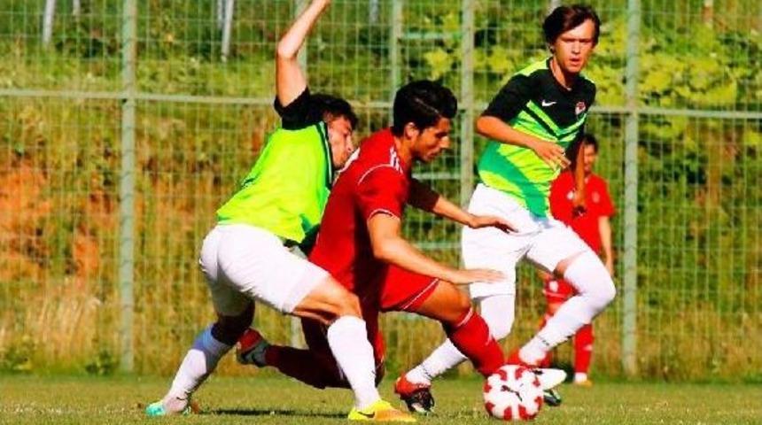 Turgutluspor'da Gen&ccedil;lere Tam Not