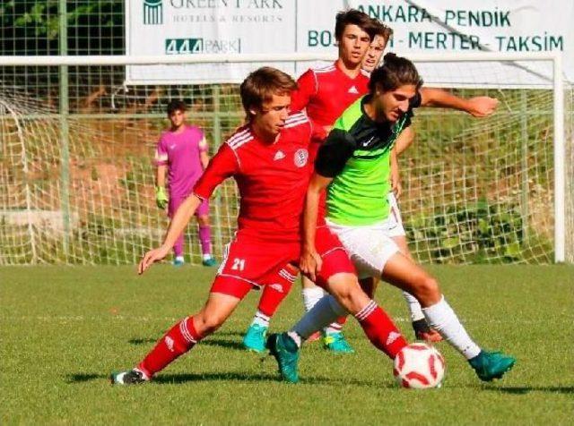 Turgutluspor'da Gençlere Tam Not