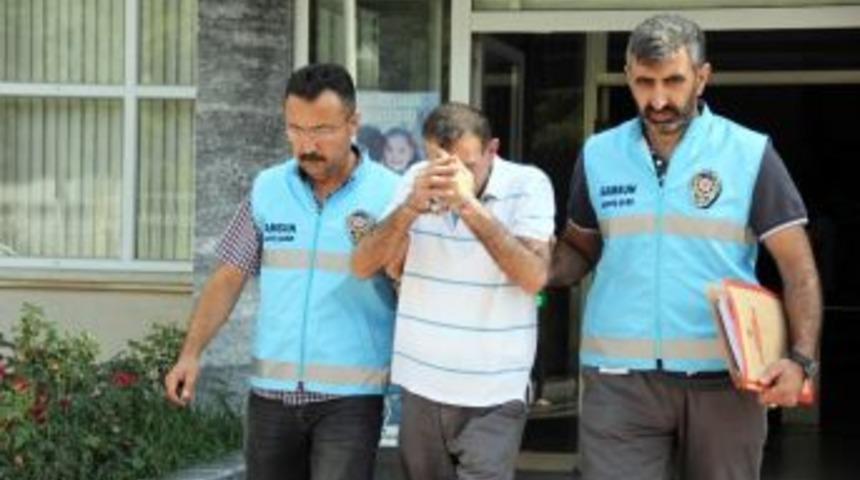 Şakalaşırken &Ccedil;ıkan Kavgada Arkadaşını Ağır Yaraladı