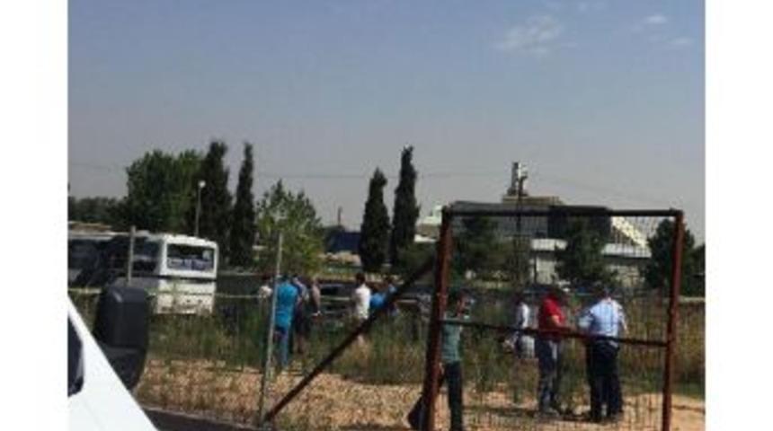 Hurda Otob&uuml;s&uuml;n I&ccedil;erisinde Cesedi Bulundu