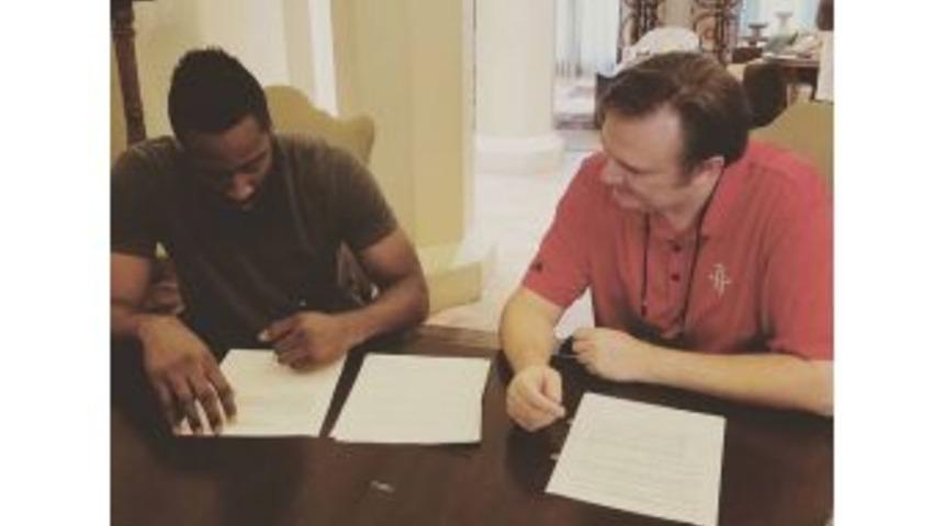 James Harden, Houston Rockets İle Uzattı