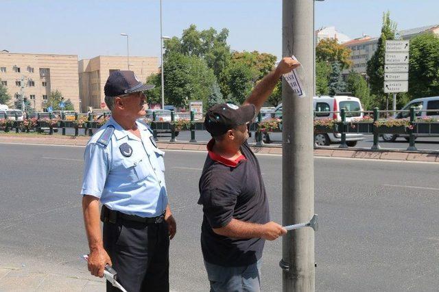 Büyükşehir Zabıta Ekipleri El İlanlarını Topladı