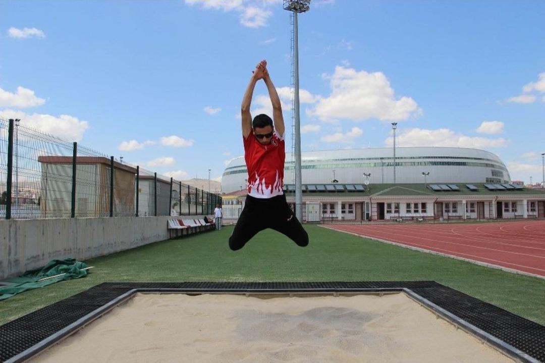Sivaslı G&ouml;rme Engelli Milli Sporcu, D&uuml;nya &Uuml;&ccedil;&uuml;nc&uuml;s&uuml; Oldu