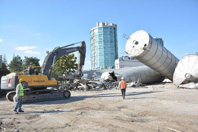 Aksaray’da Siloların Son Kulesi De Yıkıldı