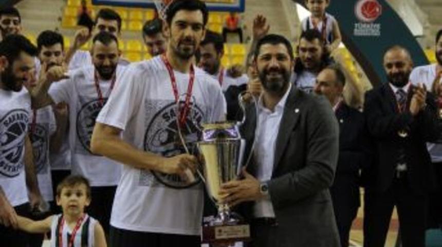 40 Yaşındaki Kerem G&ouml;nl&uuml;m, Sakarya İle Devam Kararı Aldı