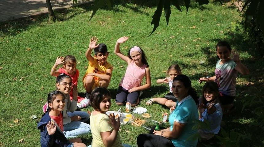 Gen&ccedil;ler, Bu Kurslarda Yeni Eğitim D&ouml;nemine Hazırlanıyor