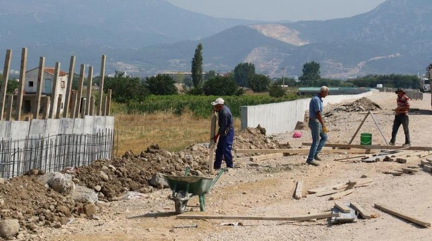 Muradiye Yolunda &Ccedil;alışmalar Devam Ediyor