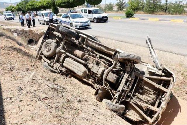 Gaziantep'te Minibüs Devrildi: 7 Yaralı