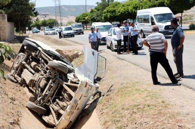 Gaziantep'te Minibüs Devrildi: 7 Yaralı