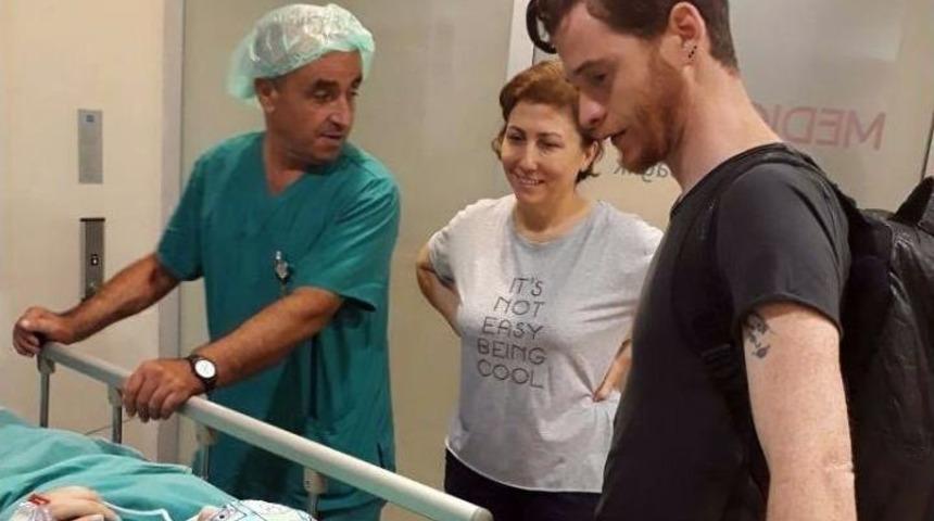 Yazar Metin Hara&rsquo;dan &Ouml;rnek Davranış