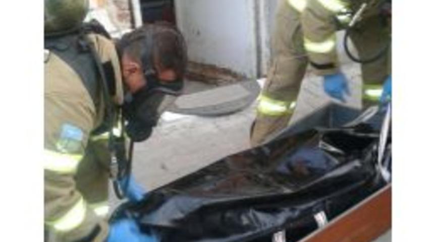 İtfaiye Cenazeyi Gaz Maskesi İle &Ccedil;ıkarabildi