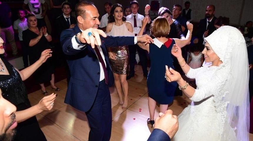 Başkan S&ouml;zl&uuml;, Manevi Kızının Nikahını Kıydı