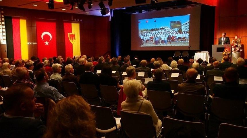 Bergama&rsquo;dan Almanya&rsquo;ya Kardeş Şehir &Ccedil;ıkarması