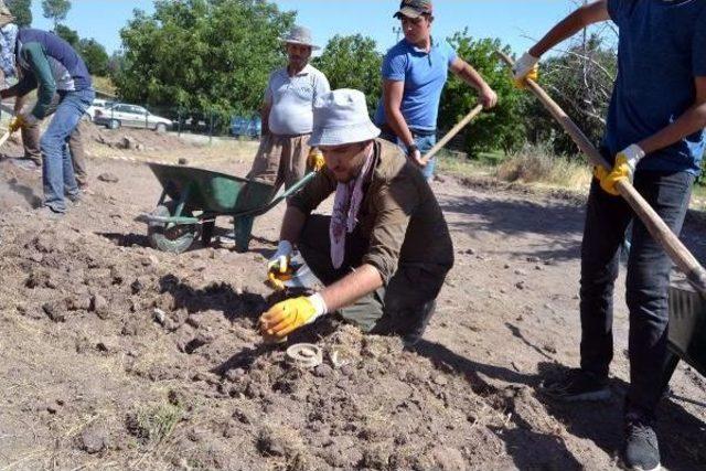 Eski Ahlat Şehri Kazıları Başladı