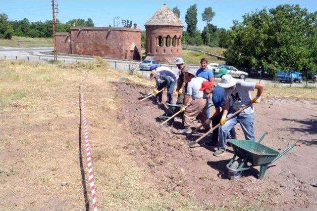 Eski Ahlat Şehri Kazıları Başladı