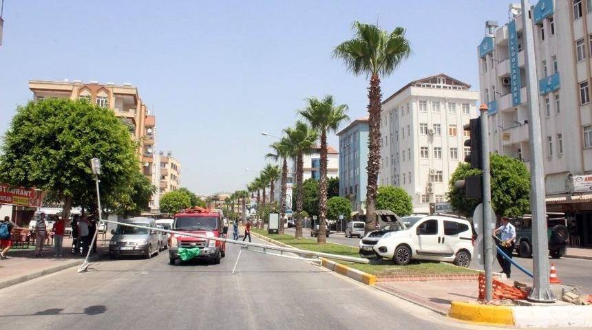 Manavgat&rsquo;ta Trafik Kazası: 4 Yaralı