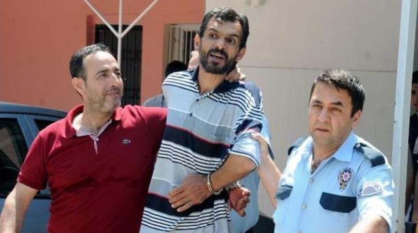 Eşini Bı&ccedil;aklayan Ş&uuml;pheli Adliyeye Sevk Edildi