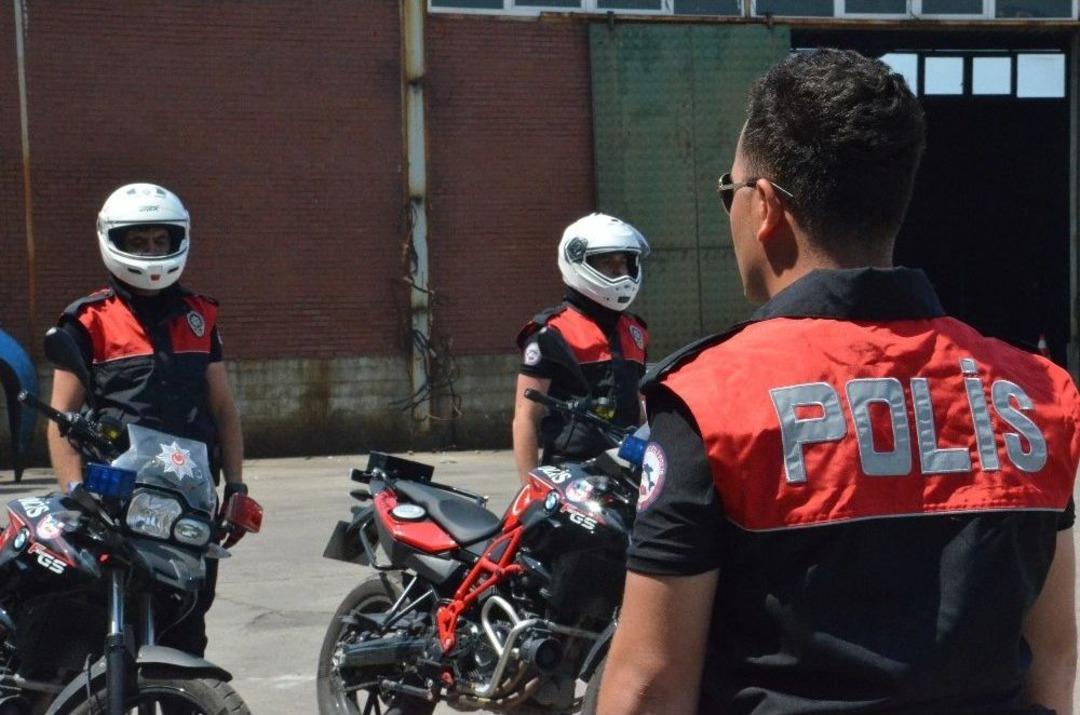 Zonguldak İl Emniyet M&uuml;d&uuml;rl&uuml;ğ&uuml; Motosiklet Yunus Timinde G&ouml;rev Yapacak G&ouml;n&uuml;ll&uuml; 24 Polisin Eğitimleri Devam Ediyor.