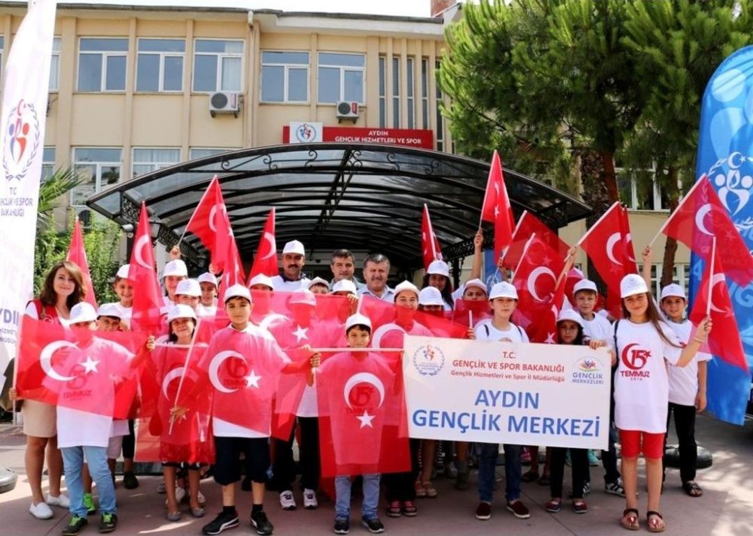 Aydın Gen&ccedil;lik Merkezi G&ouml;n&uuml;llere Dokundu