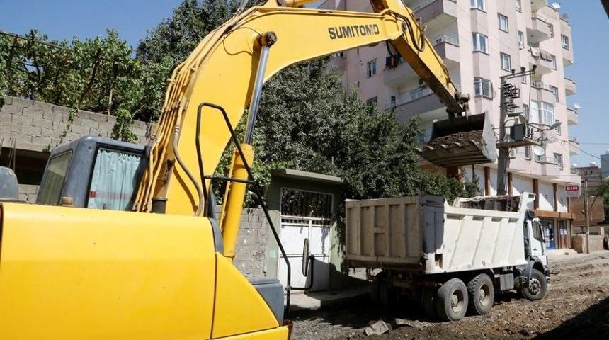 Cizre Belediyesi Yol Yapım &Ccedil;alışmalarını S&uuml;rd&uuml;r&uuml;yor