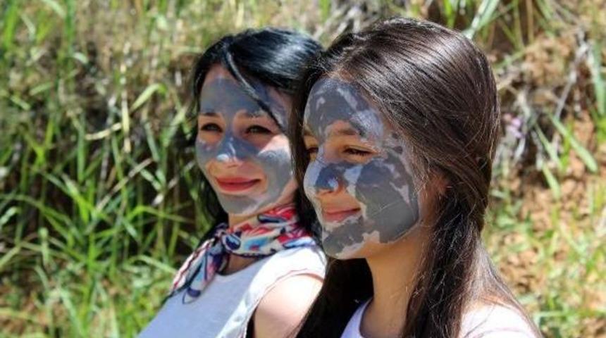 '&ccedil;amur' I&ccedil;in Kilometrelerce Uzaktan Geliyorlar