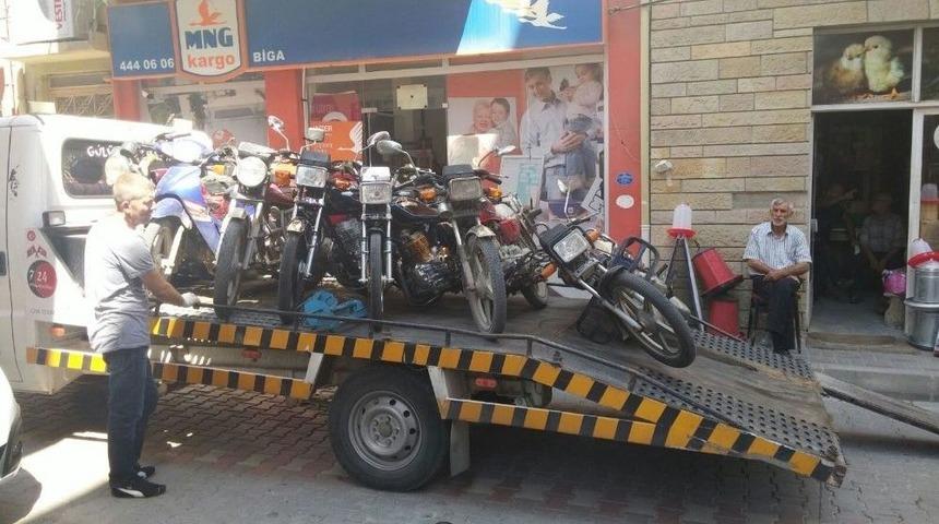 Biga&rsquo;da Tescilsiz Motosikletler Toplanıyor
