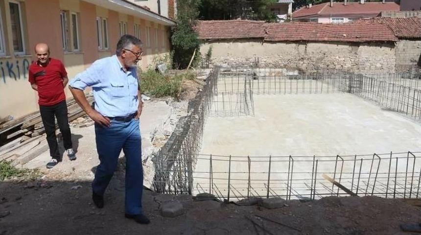 İn&ouml;n&uuml; Belediyesi Spor Ve Sosyal Yaşam Merkezi&rsquo;nin İnşaatı Devam Ediyor