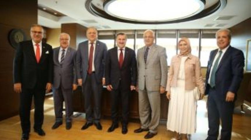 Gaziantep Milletvekillerinden, Yeni Spor Bakanı Bak&rsquo;a Ziyaret