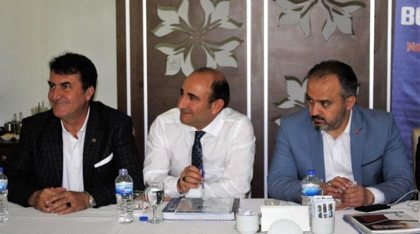 Ak Partili Belediyeler Vaatleri Değerlendirmek İ&ccedil;in Toplandı