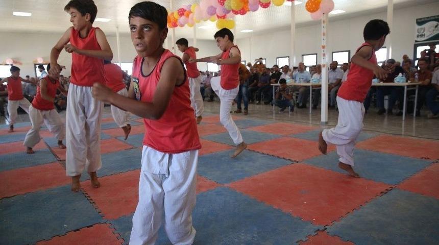 Suriye&rsquo;nin Başarılı &Ouml;ğrencilerine &Ouml;d&uuml;l T&ouml;reni