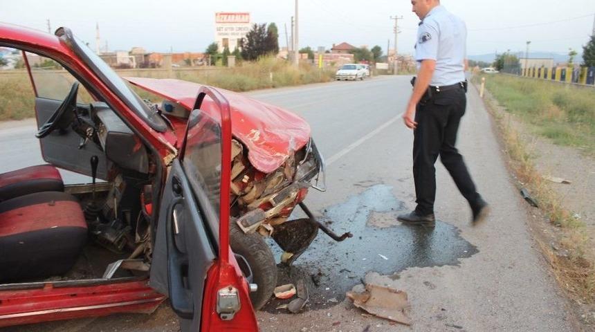 Tavşanlı&rsquo;da Trafik Kazası: 2 Yaralı