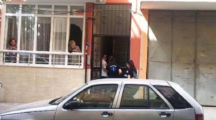 Parmağı &Ccedil;elik Kapıya Sıkışan &Ccedil;ocuğu Itfaiye Kurtardı