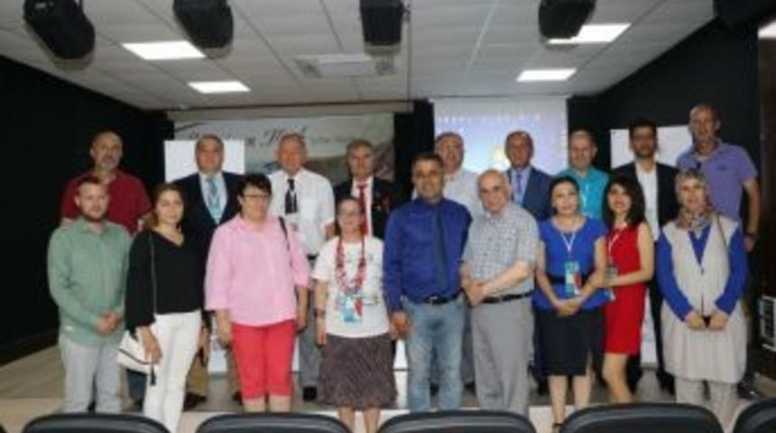 Tk&uuml;ugd: &rsquo;&rsquo;dilde, Fikirde, İşte Birlik&rsquo;&rsquo;