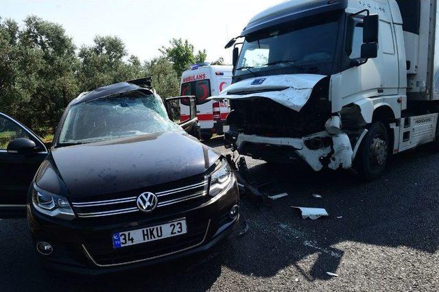 Tır Otomobili Bi&ccedil;ti: 1 &Ouml;l&uuml;, 4 Yaralı 2