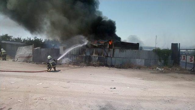 Malatya’da Hurdacılar Sitesinde Çıkan Yangında Maddi Hasar Meydana Geldi