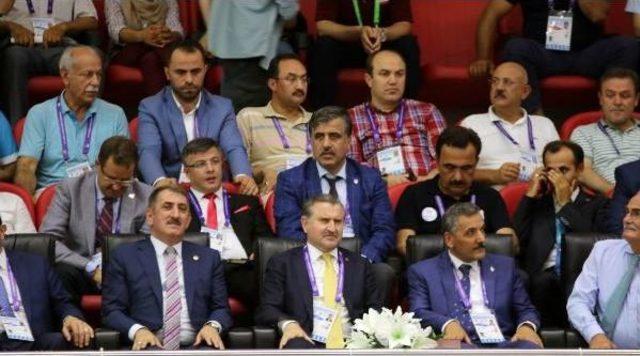 Voleybol Erkek Milli Takımı Finalde (İşitme Engelliler Olimpiyatı)