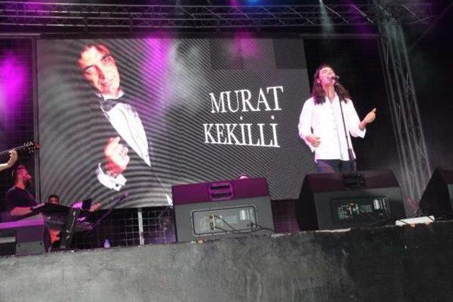 Murat Kekilli, Kocaeli Fuarı'nda Konser Verdi