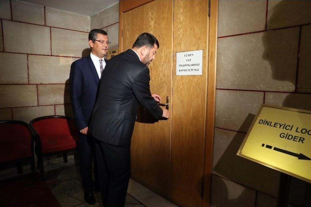 Chp Milletvekilleri Demokrasi N&ouml;beti Tutuyor