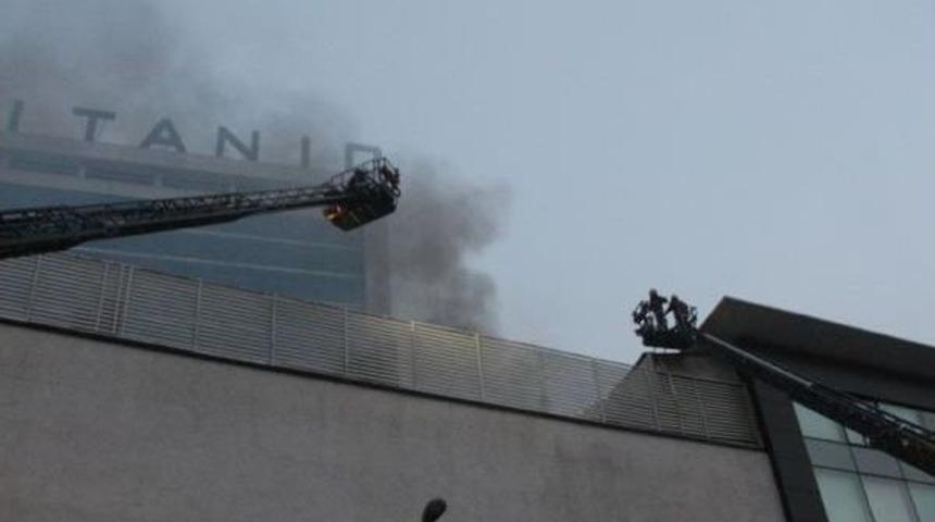 Otelde Yangın Paniği