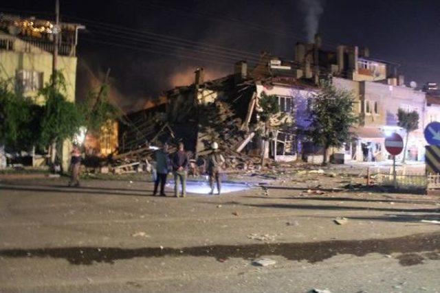 T&uuml;p Patladı, 2 Katlı Bina Yıkıldı 2
