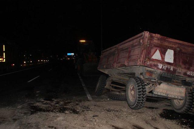 Zincirleme Trafik Kazası: 2 Yaralı 1