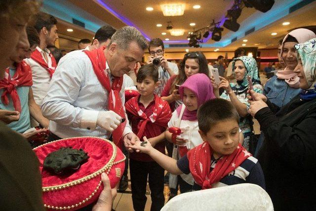 Gaziosmanpaşa Belediyesi’nden Askere Gidecek Gençlere ’kınalı’ Uğurlama