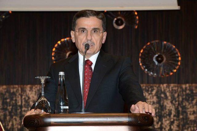 Ankara Valisi Topaca, İslam Ülkeleri Rektörleri İle Bir Araya Geldi