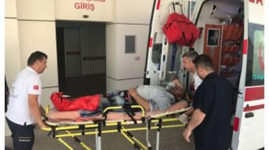 Devrilen İskele İki İş&ccedil;iyi Hastanelik Etti