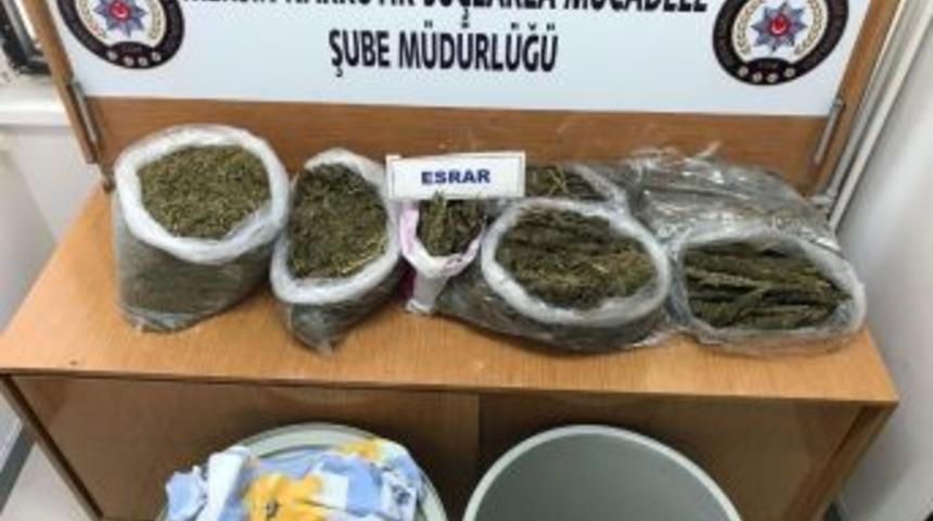 Mersin&rsquo;de 13.5 Kilo Esrar Ele Ge&ccedil;irildi