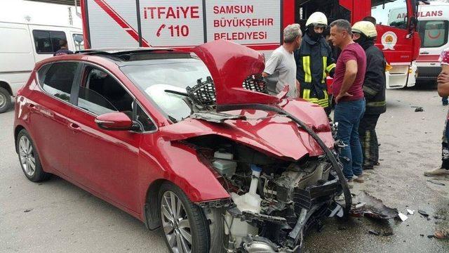 Samsun’da Trafik Kazası: 2 Yaralı