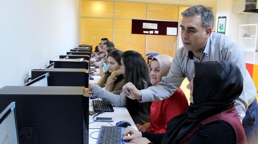 Web Tasarım Kursu İle Girişimciliğe Adım Attılar