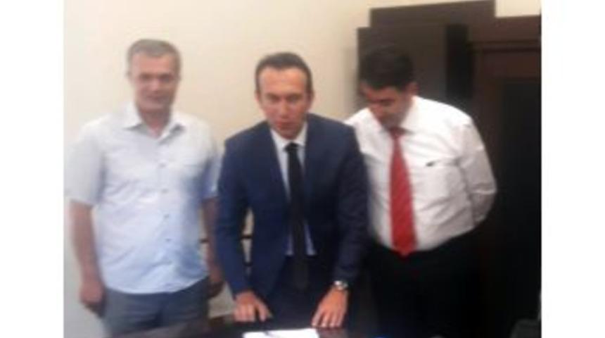 Afad İle İhh Arasında G&ouml;n&uuml;ll&uuml;l&uuml;k Protokol&uuml; İmzalandı