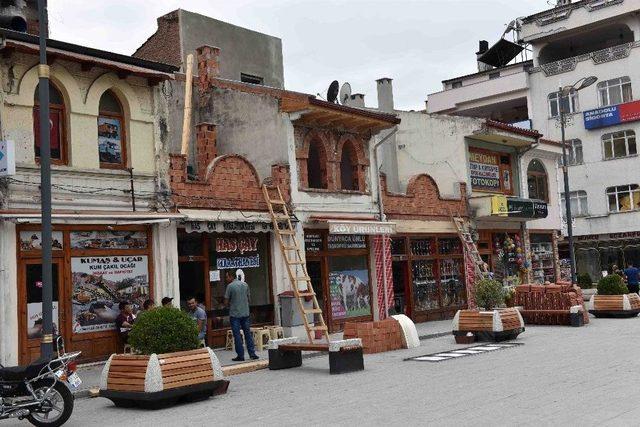 Taşköprü Cumhuriyet Meydanı, Yakışan Cephelere Kavuşuyor